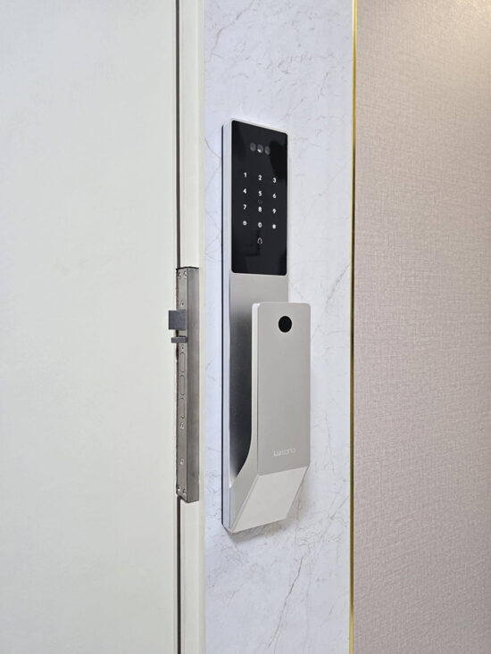 Lusano-Space-X-Smart-Door-Lock-Titanium-Cool-White