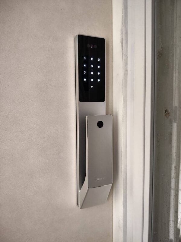 Lusano-Space-X-Smart-Door-Lock-Titanium-Cool-White