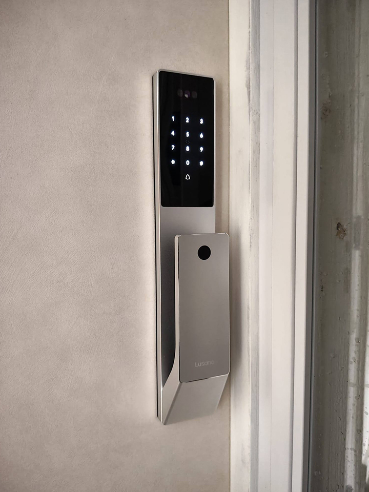Lusano-Space-X-Smart-Door-Lock-Titanium-Cool-White
