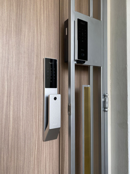 Lusano-Space-X-Smart-Door-Lock-Titanium-Cool-White