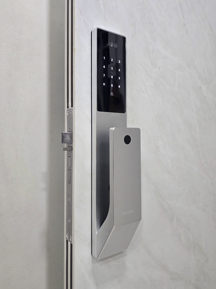 Lusano-Space-X-Smart-Door-Lock-Titanium-Cool-White