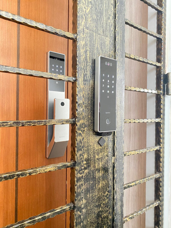 Lusano-Space-X-Smart-Door-Lock-Titanium-Cool-White