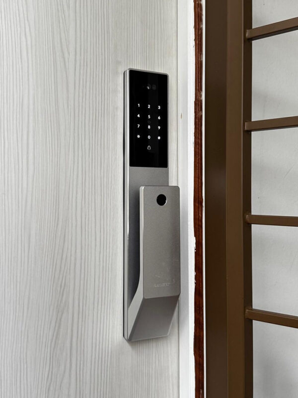 Lusano-Space-X-Smart-Door-Lock-Titanium-Cool-White
