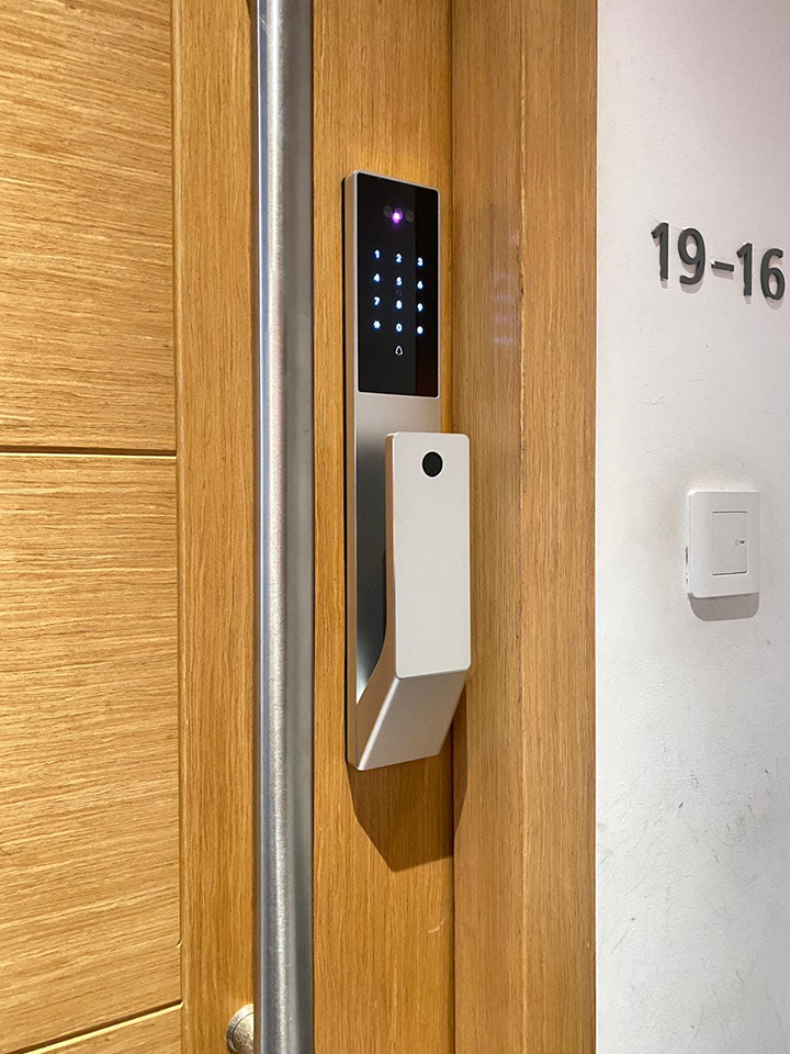 Lusano-Space-X-Smart-Door-Lock-Titanium-Cool-White