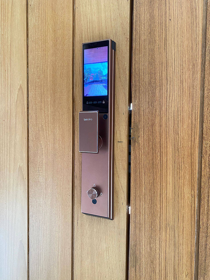 Lusano-Ultra-Slim-Digital-Lock-Coffee-Brown