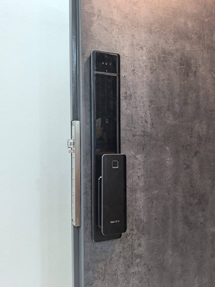 Lusano-Ultra-Slim-Digital-Lock-Galaxy-Black