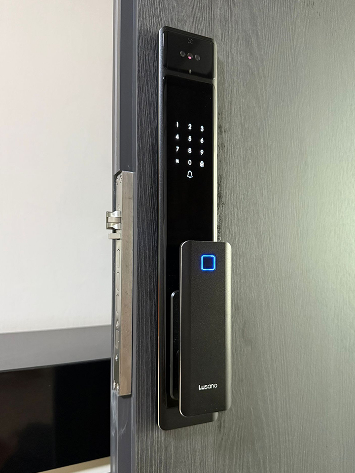 Lusano-Ultra-Slim-Digital-Lock-Galaxy-Black
