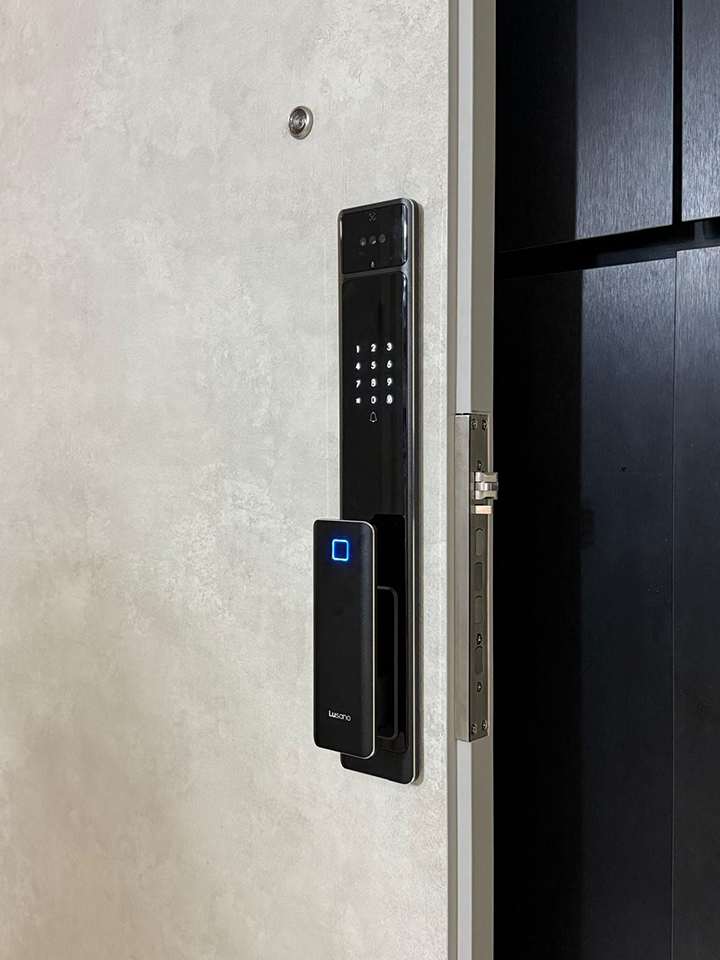 Lusano-Ultra-Slim-Digital-Lock-Galaxy-Black