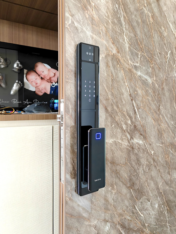 Lusano-Ultra-Slim-Digital-Lock-Galaxy-Black