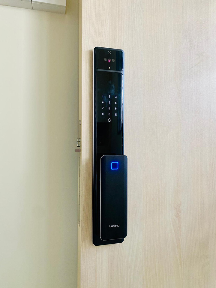 Lusano-Ultra-Slim-Digital-Lock-Galaxy-Black