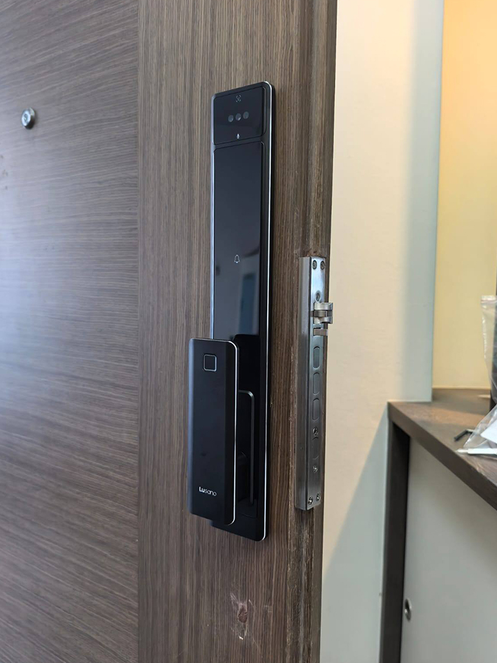 Lusano-Ultra-Slim-Digital-Lock-Galaxy-Black