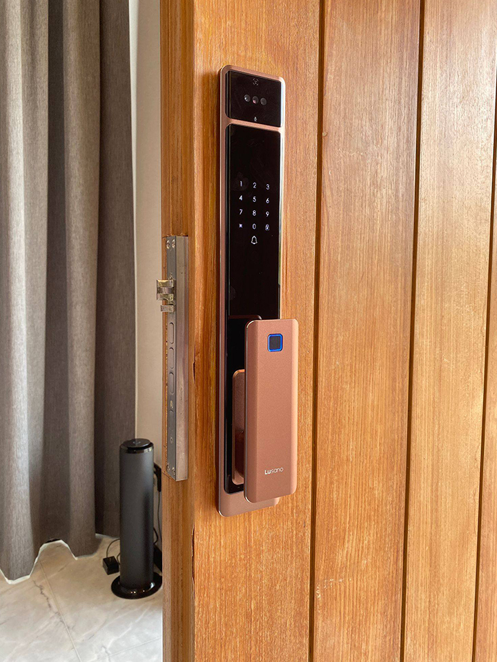 MyDigitalLock - Ultra-Slim-Coffe-brown-Installation