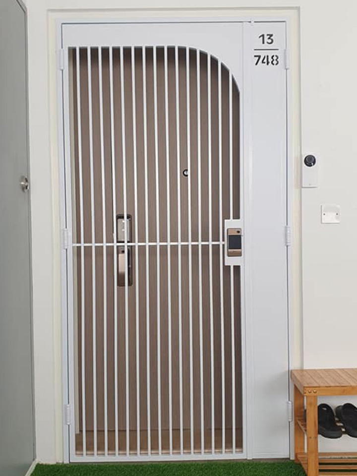 INTERIOR DESIGNER HDB GATE (MILD STEEL)