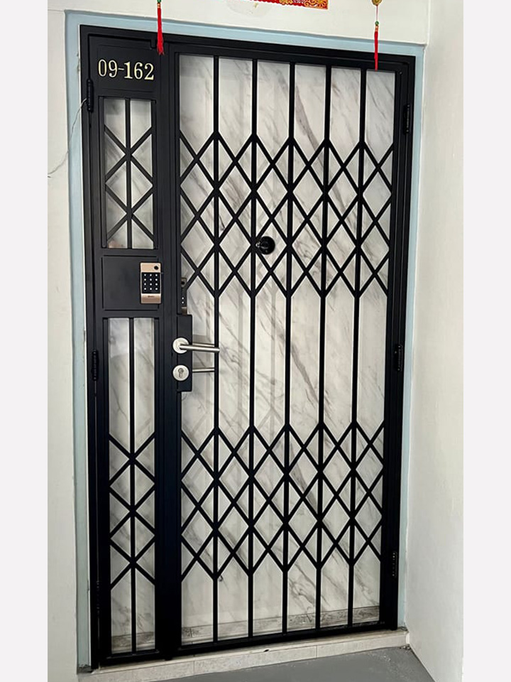 INTERIOR DESIGNER HDB GATE (MILD STEEL)