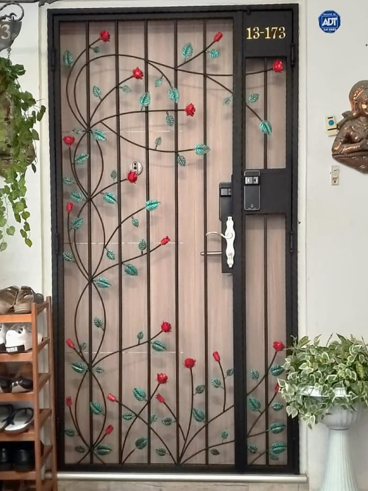 INTERIOR DESIGNER HDB GATE (MILD STEEL)