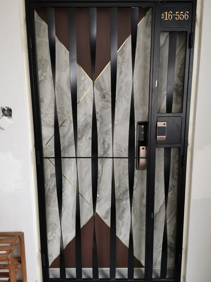 Kato Mild Steel Gate - Limited Edition Panda Fortune Gate