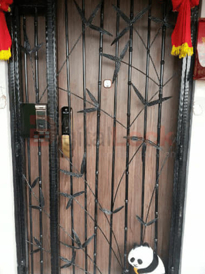 Kato Mild Steel Gate - Limited Edition Panda Fortune Gate