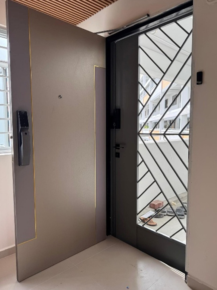 My-Digital-Lock-HDB-Door-Frame
