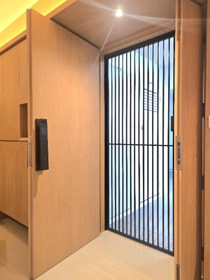 My-Digital-Lock-HDB-Door-Frame