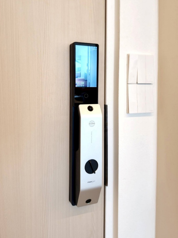Swarovski Crystal Door & Gate - T9 Cool Silver Swarovski Crystal Door & Gate - T9 Cool Silver